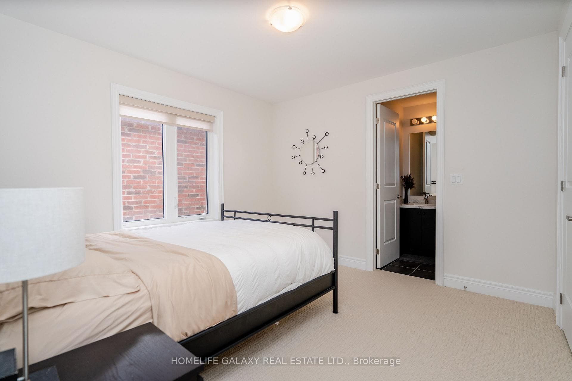 1071 Orenda Street photo 26