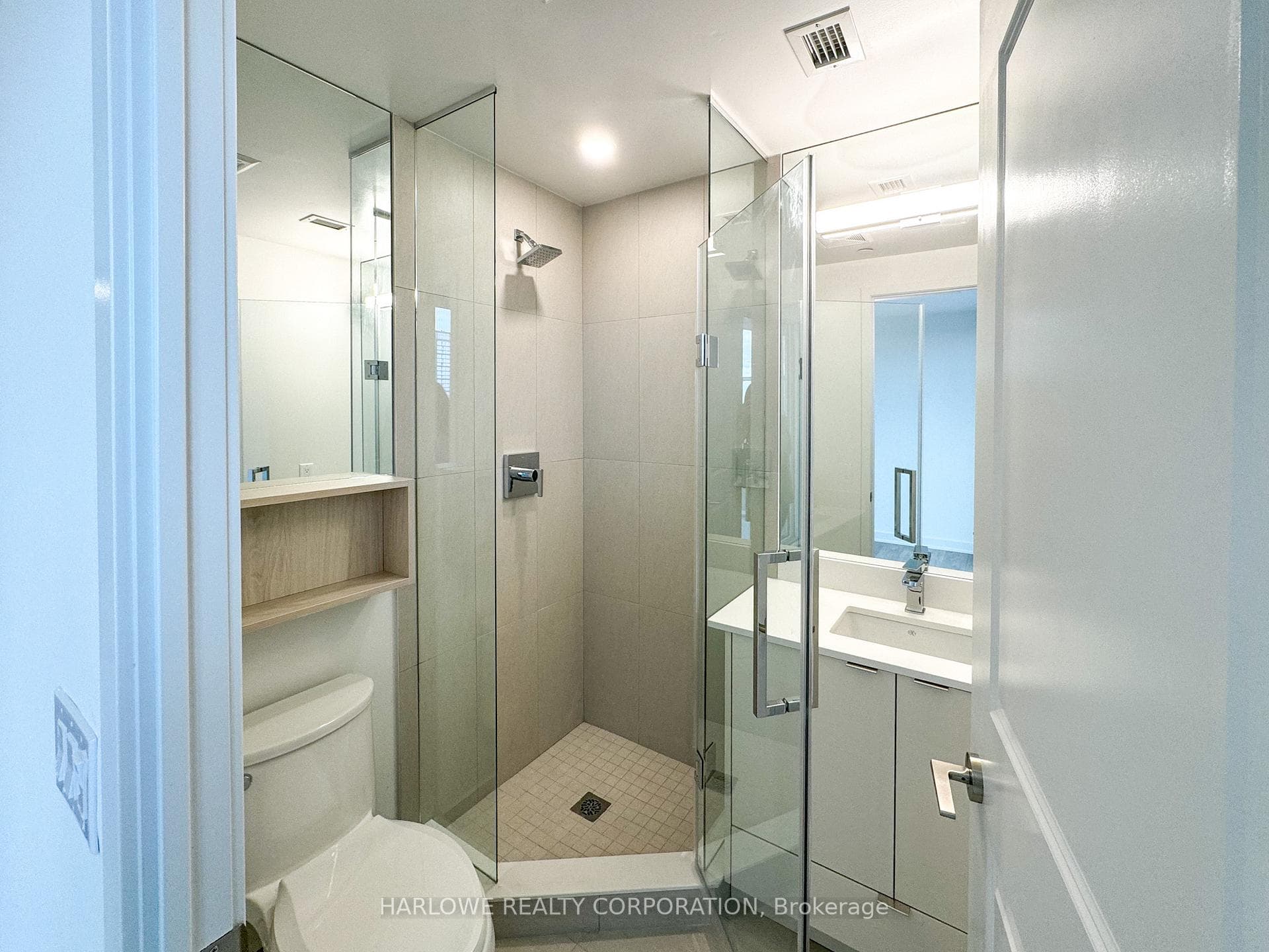 100 Dalhousie Street Unit 3301 photo 8