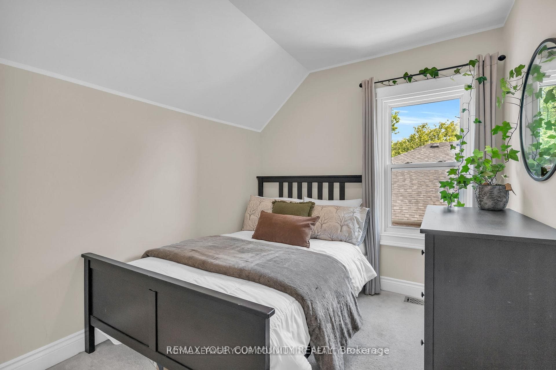 21039 Dalton Road photo 23