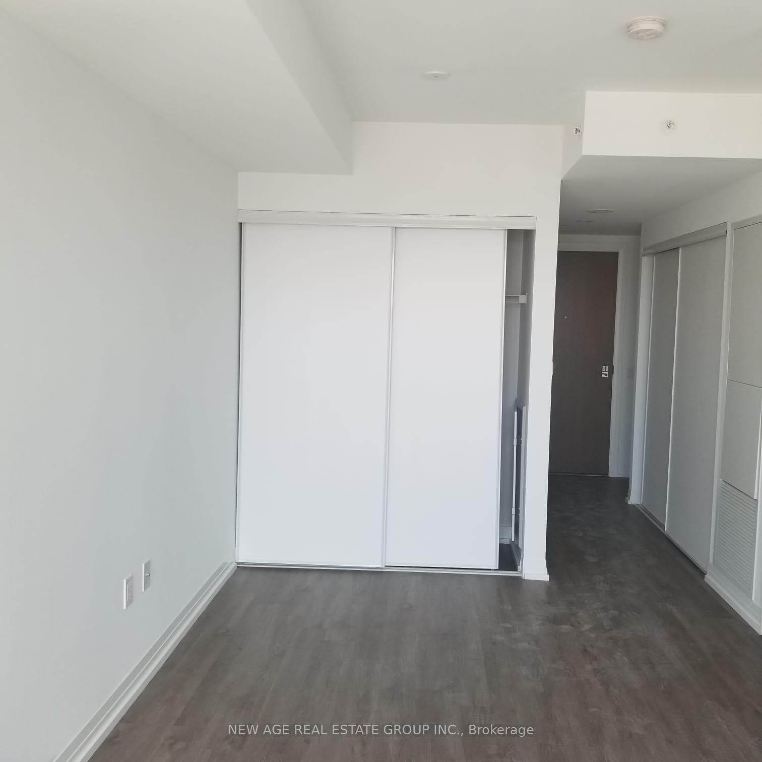 251 Jarvis Street Unit 4007 photo 4
