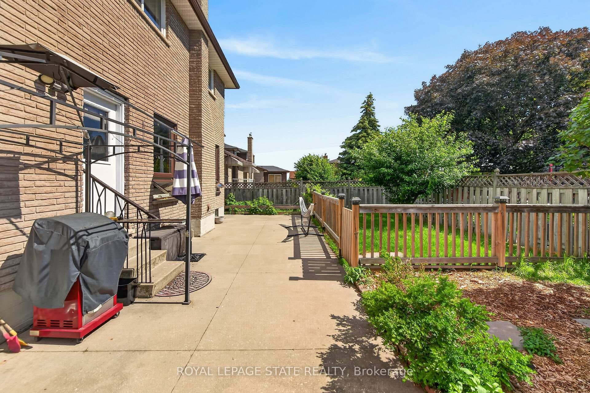 15 Ellen Avenue photo 45