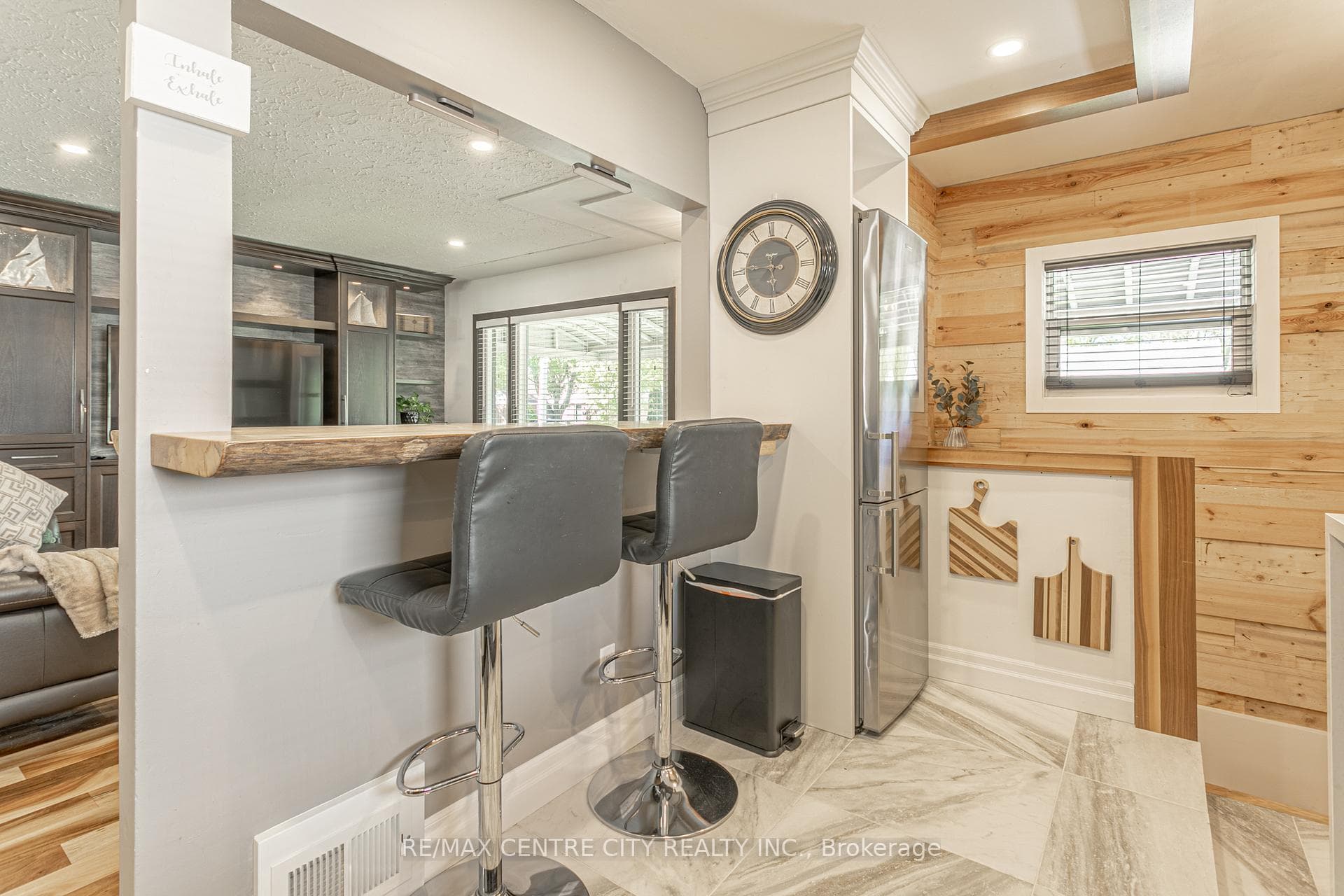 136 Linwood Street photo 15