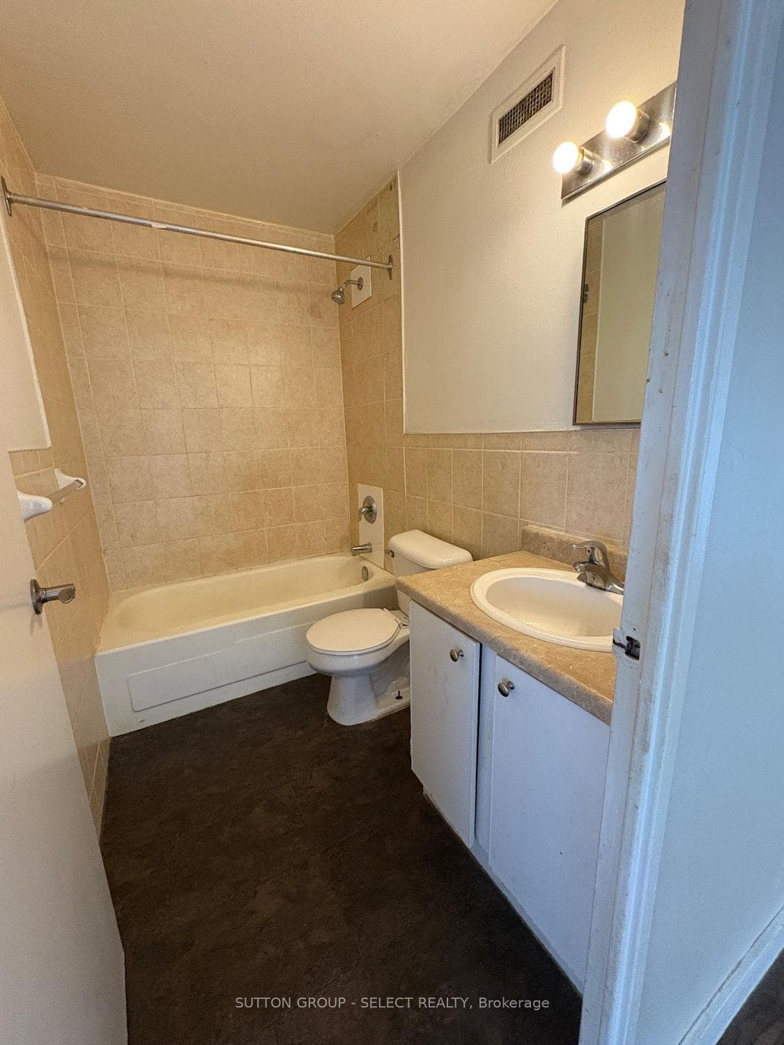 563 Mornington Avenue Unit 605 photo 14