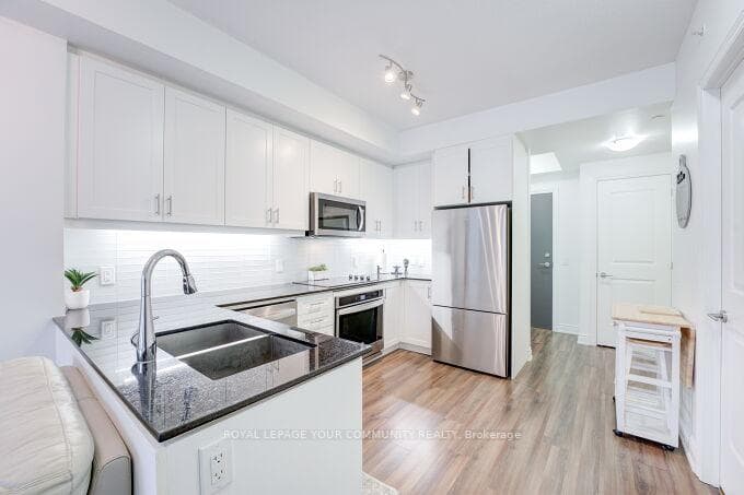 9618 Yonge Street Unit 306 photo 15