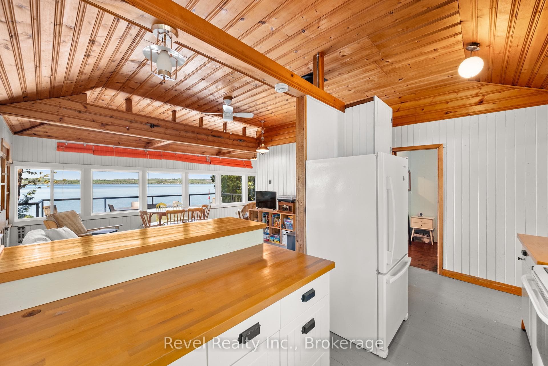8004 Taits Beach Road photo 13
