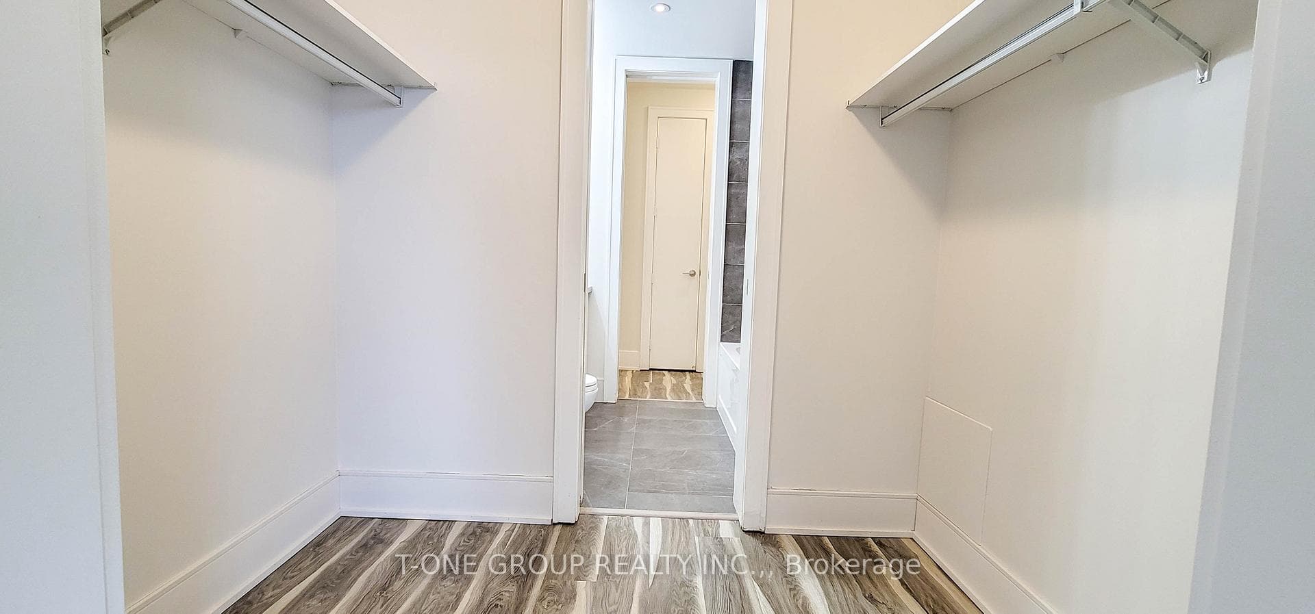 39 Queens Quay Unit 923 photo 8