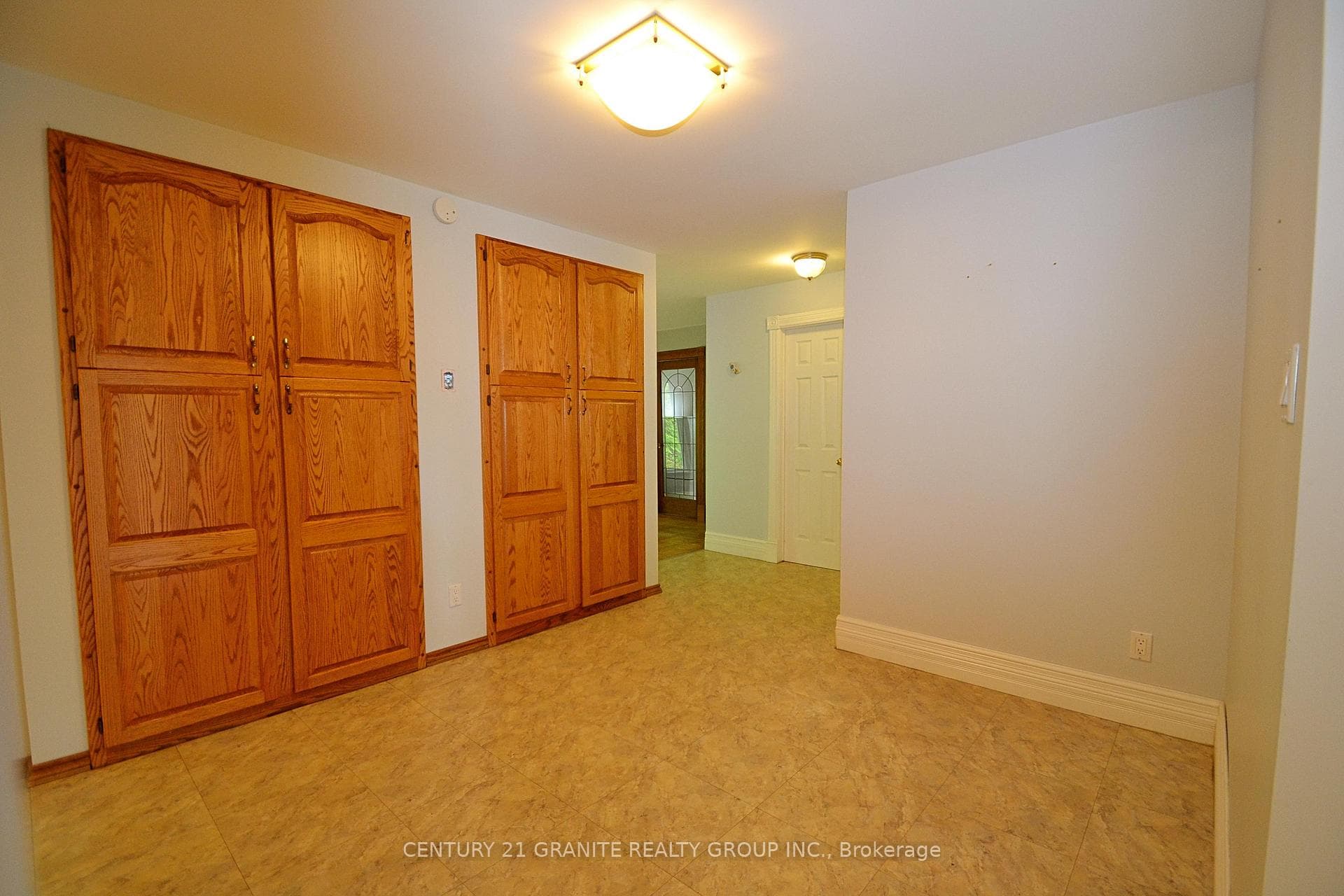 257 Hastings Street photo 16