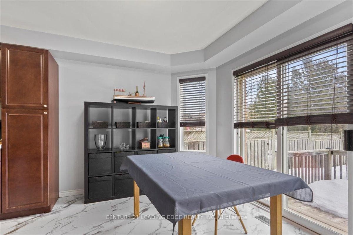 50 TAWN Crescent photo 20