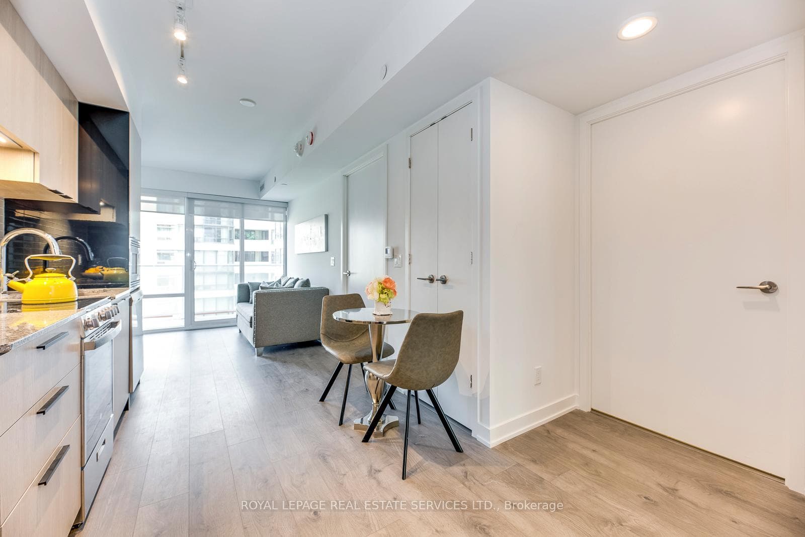 18 maitland Terrace Unit 1213 photo 4
