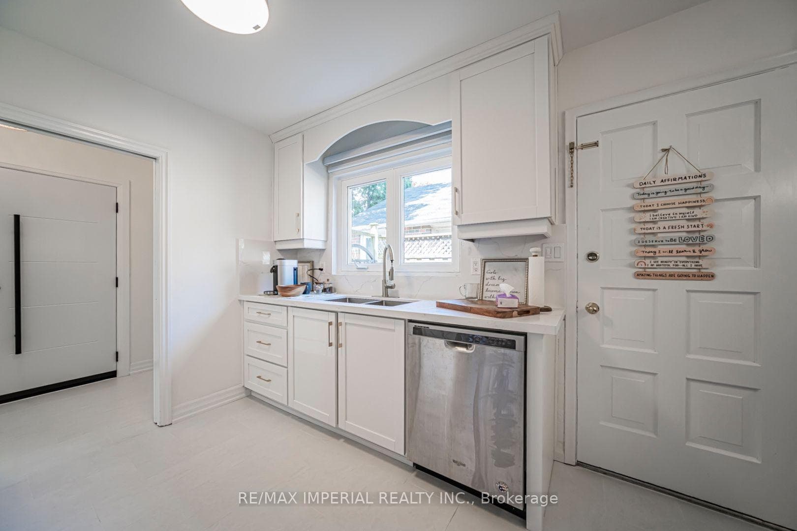 4 Quincy Crescent photo 19