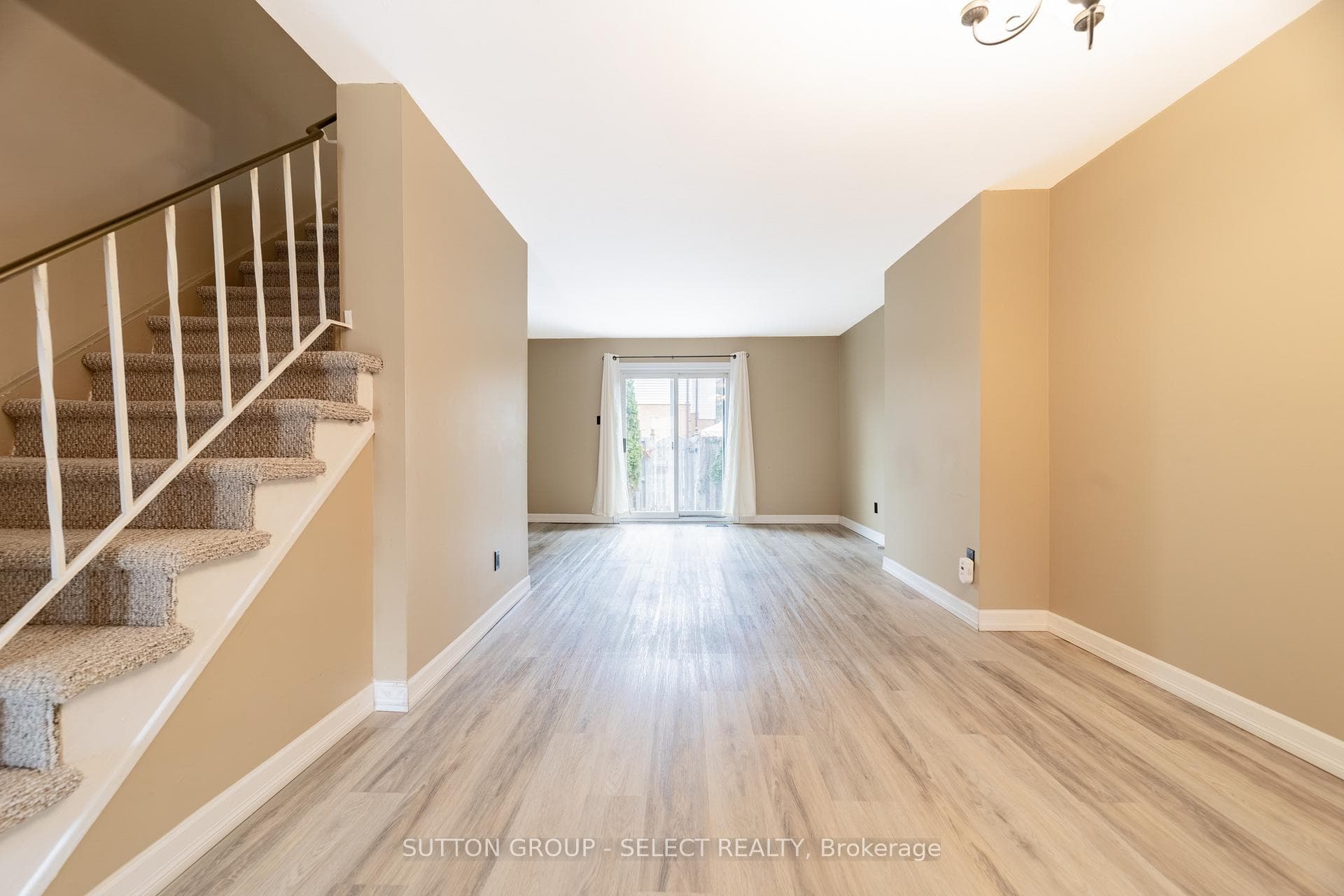 Main level LVP in 2022