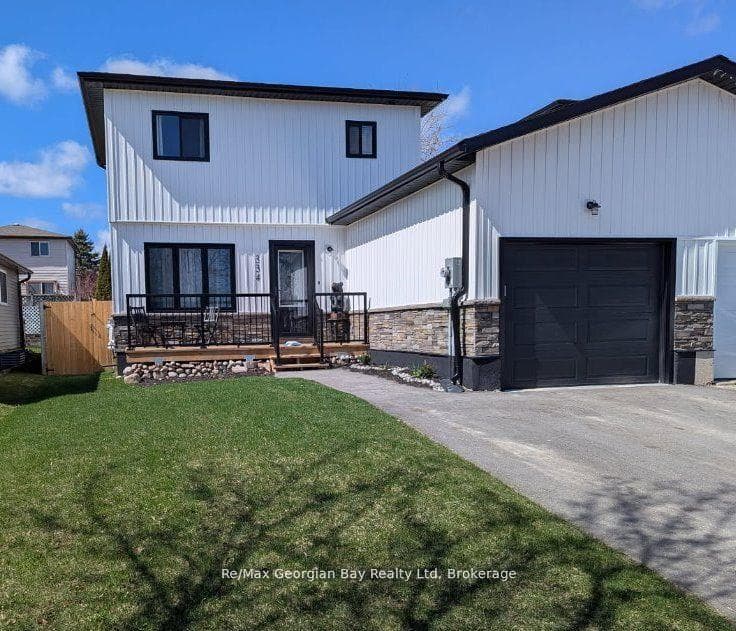 334 Rose Crescent photo 1
