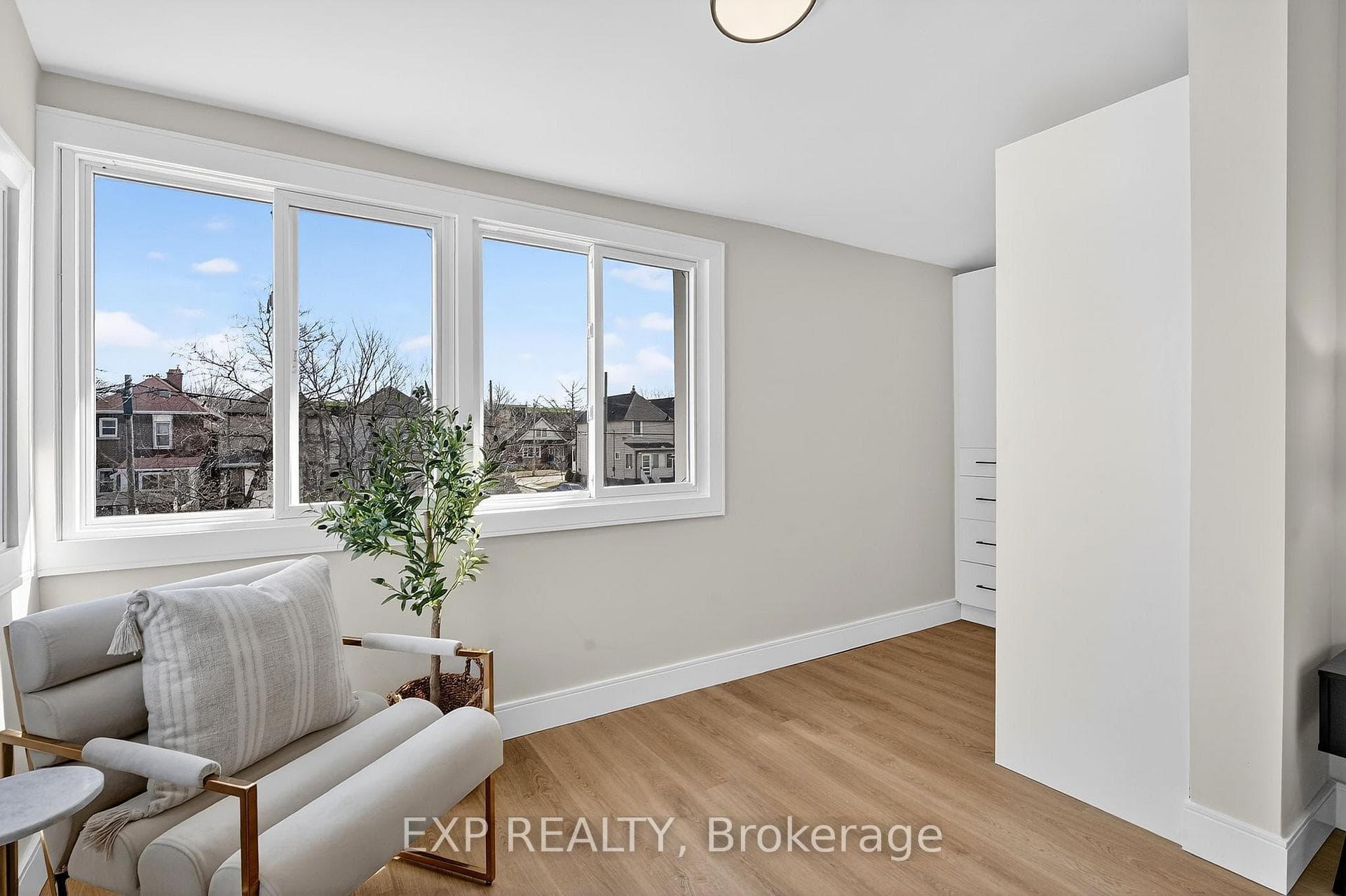 142 Avondale Street photo 33