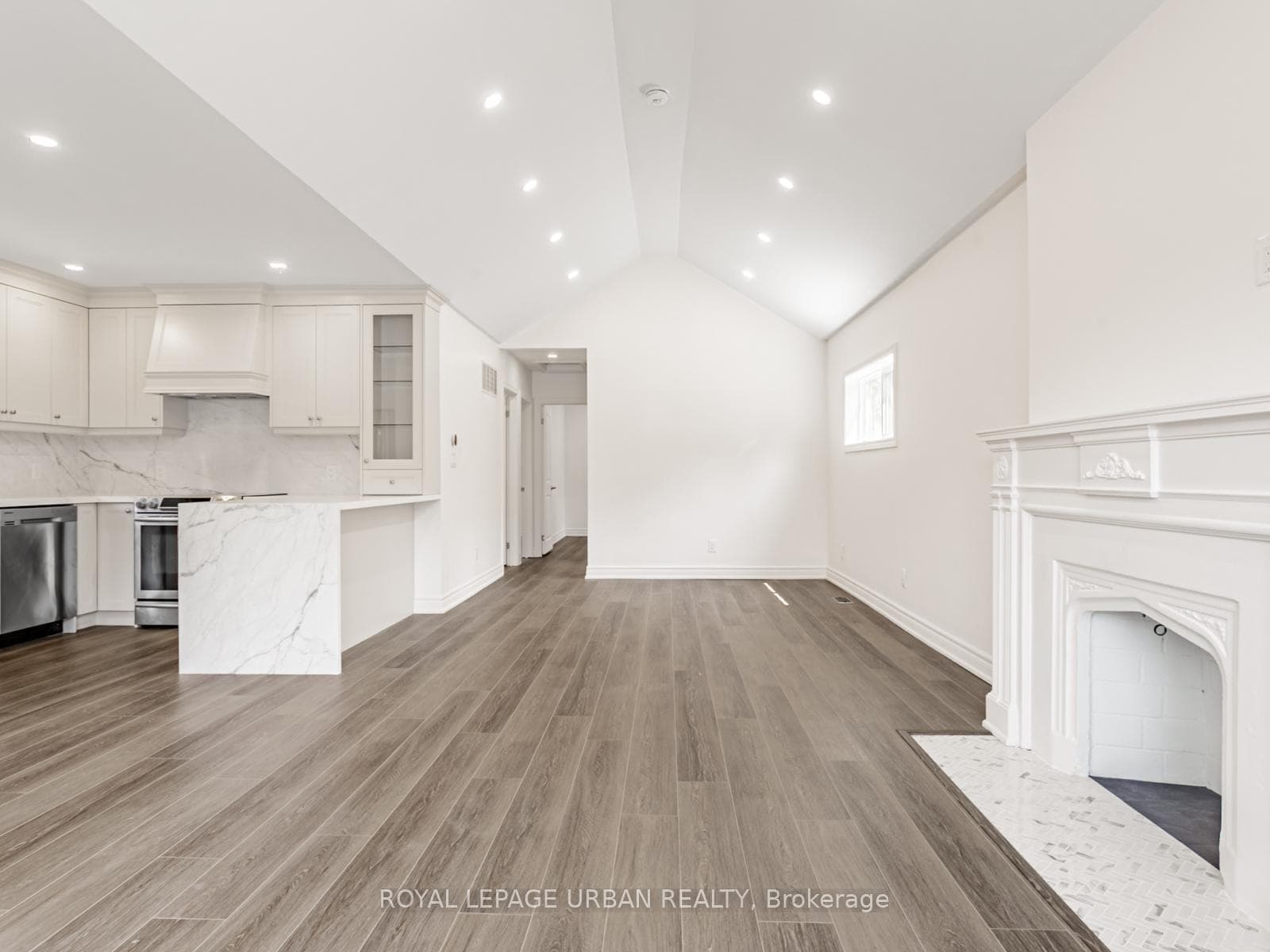 1627 Woodbine Heights Boulevard Unit Main photo 10