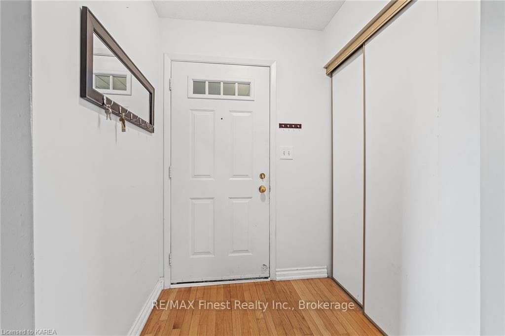 60 MCKEOWN Crescent photo 7
