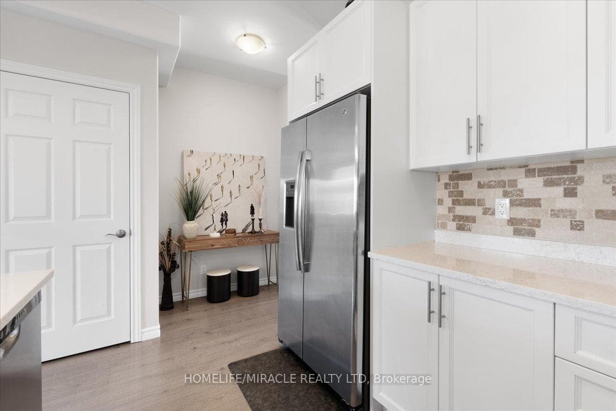 28 Ledgerock Court photo 13