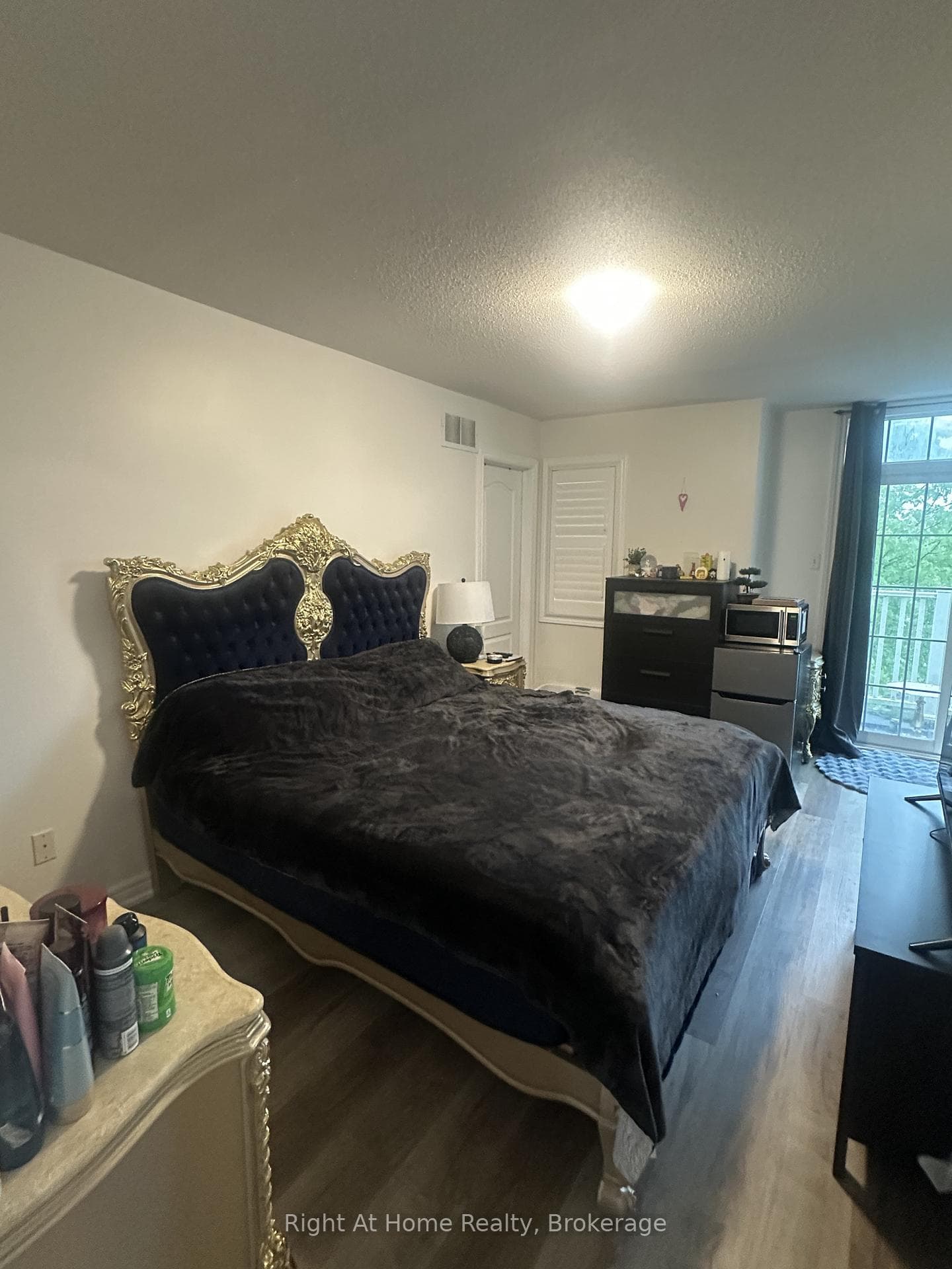 76 Easthampton Road photo 12