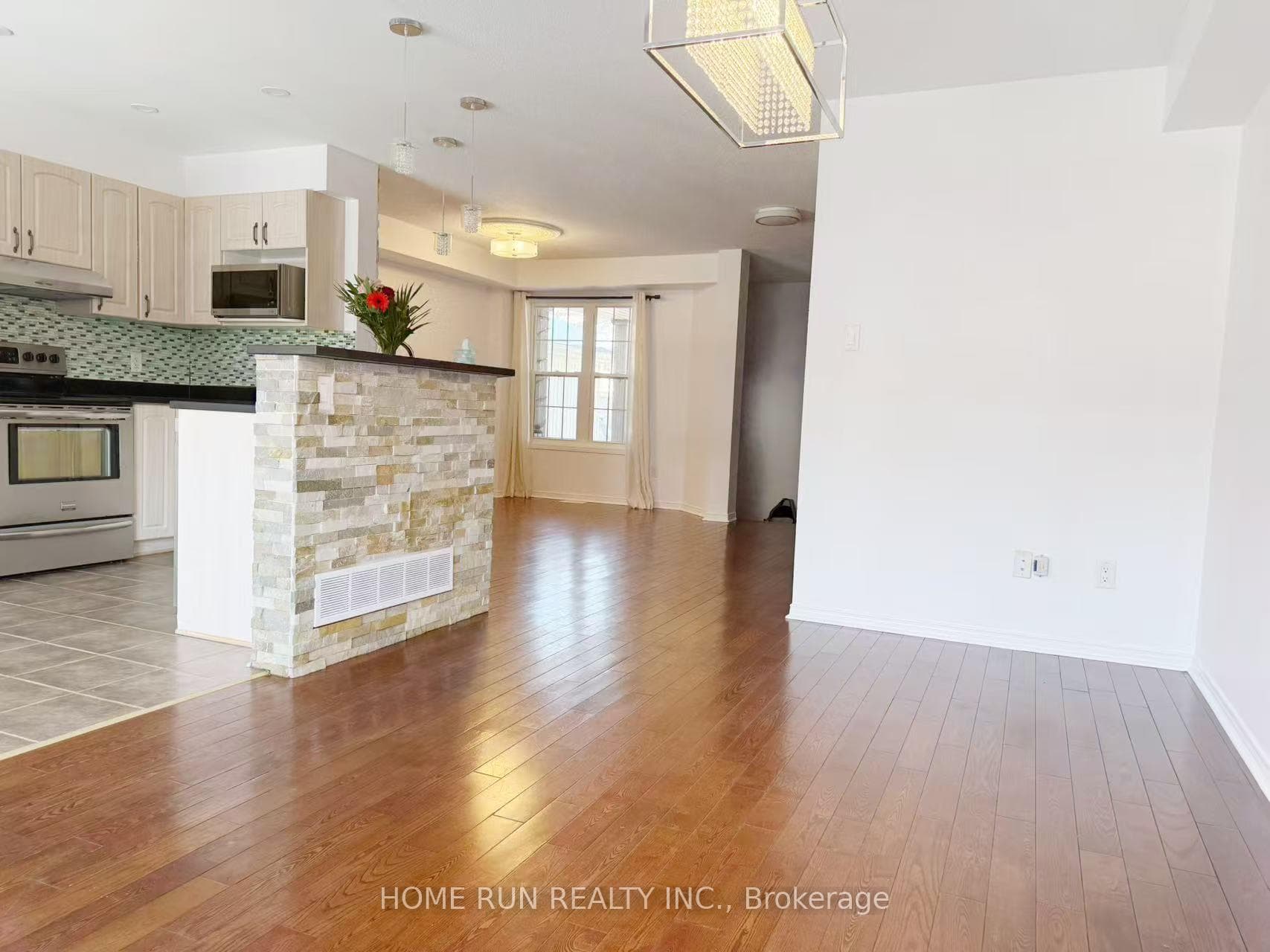 330 Applecross Crescent photo 8