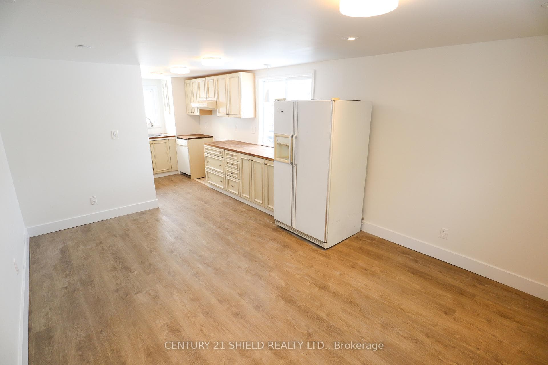 143 Carleton Street photo 6