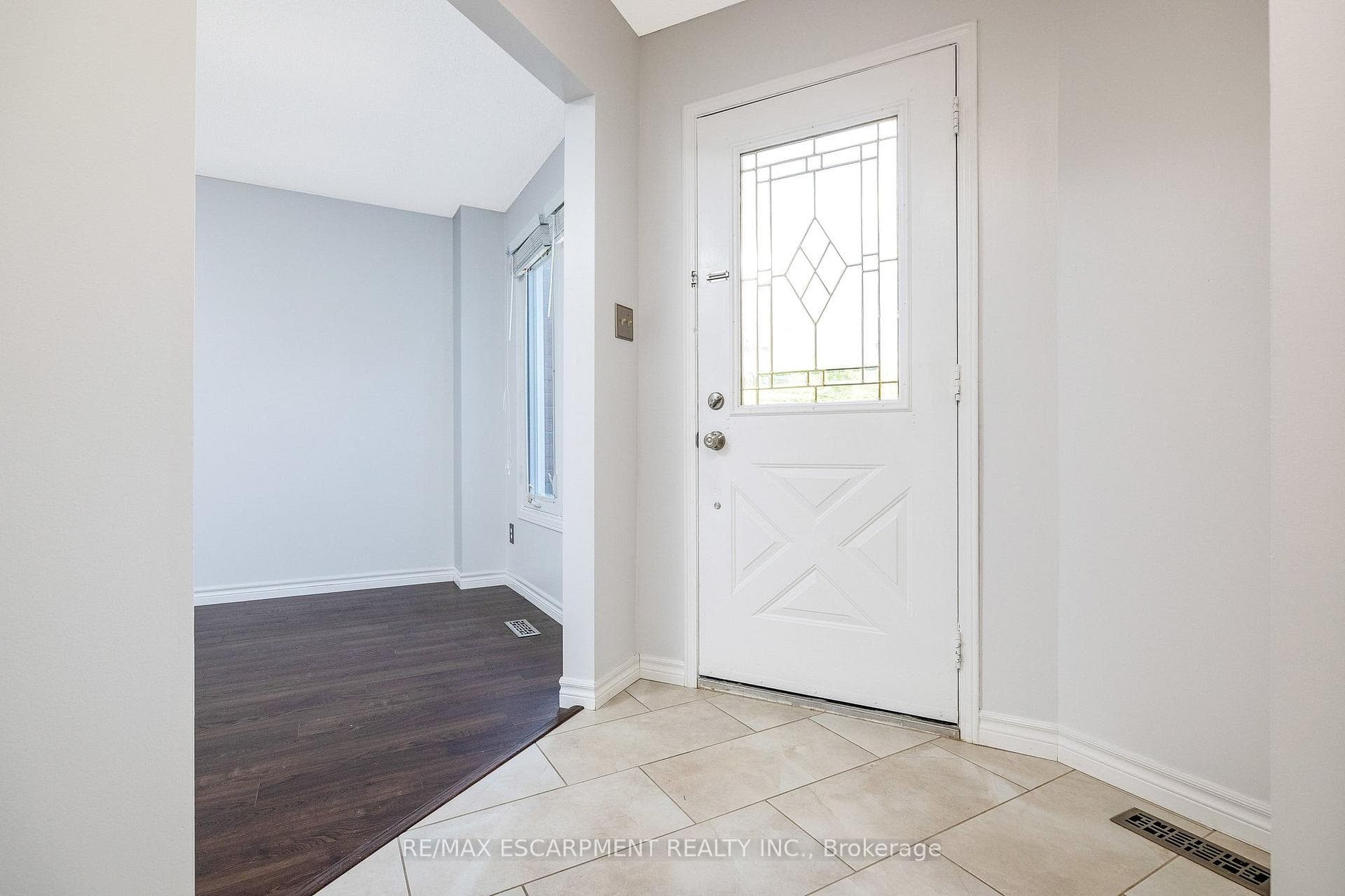 6198 Saltmarsh Court photo 5