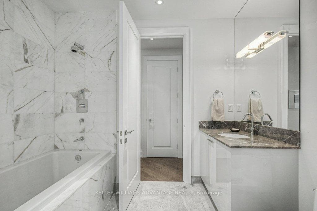 88 Davenport Road Unit 306 photo 12