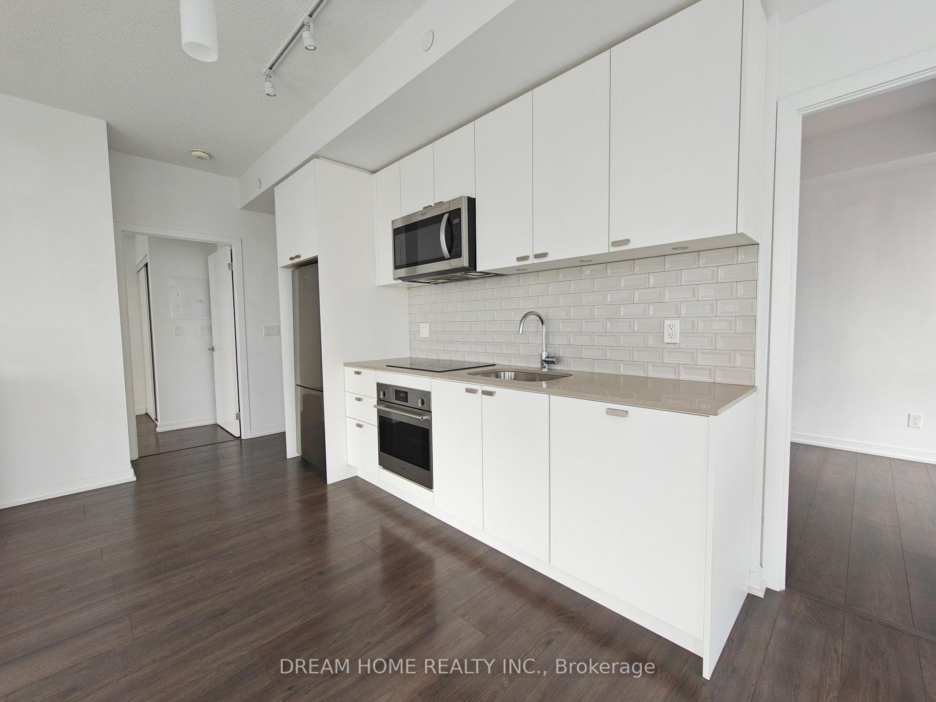 56 Forest Manor Road Unit 2102 photo 10