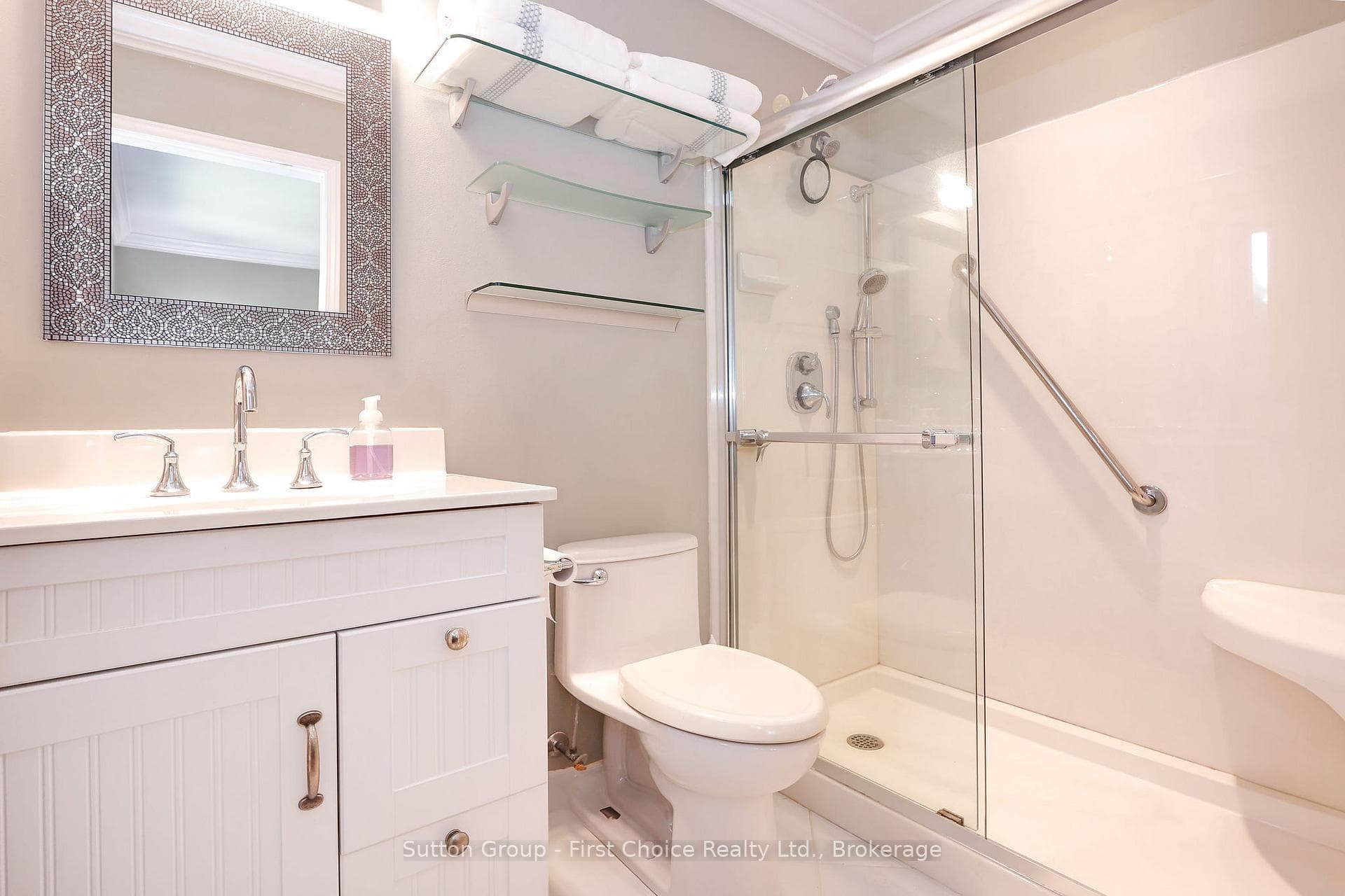 348 DEVON Street photo 16