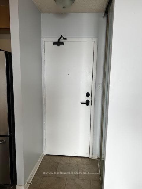 1047 Mississauga Street Unit 301 photo 3