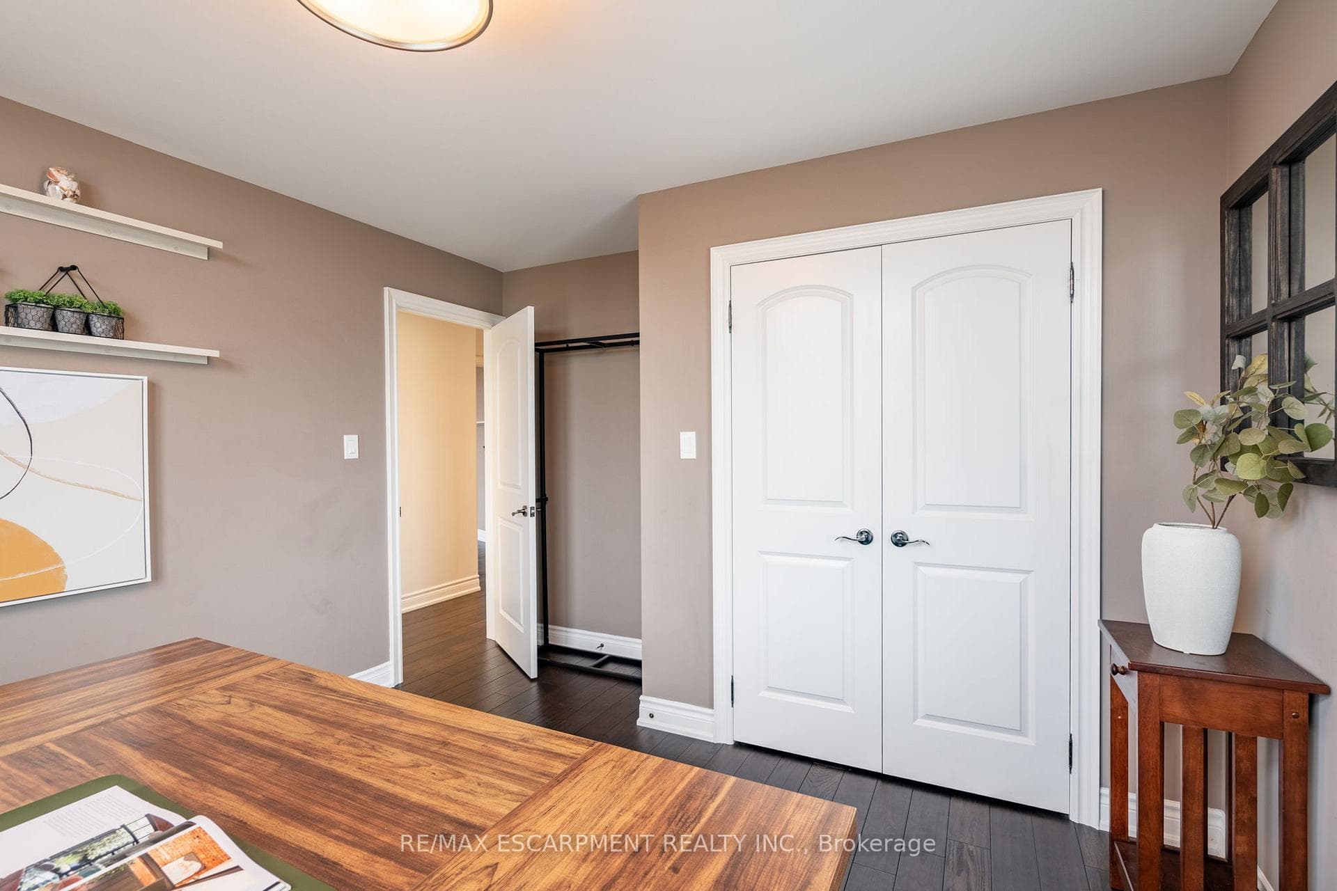 4610 Cornerstone Drive photo 22