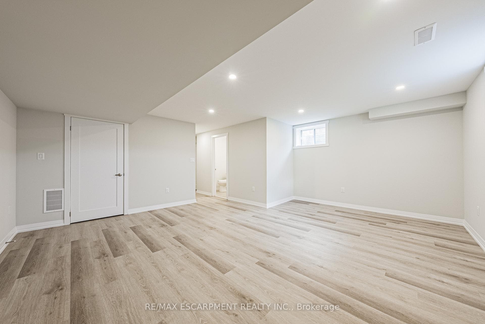 138 Lormont Boulevard photo 16