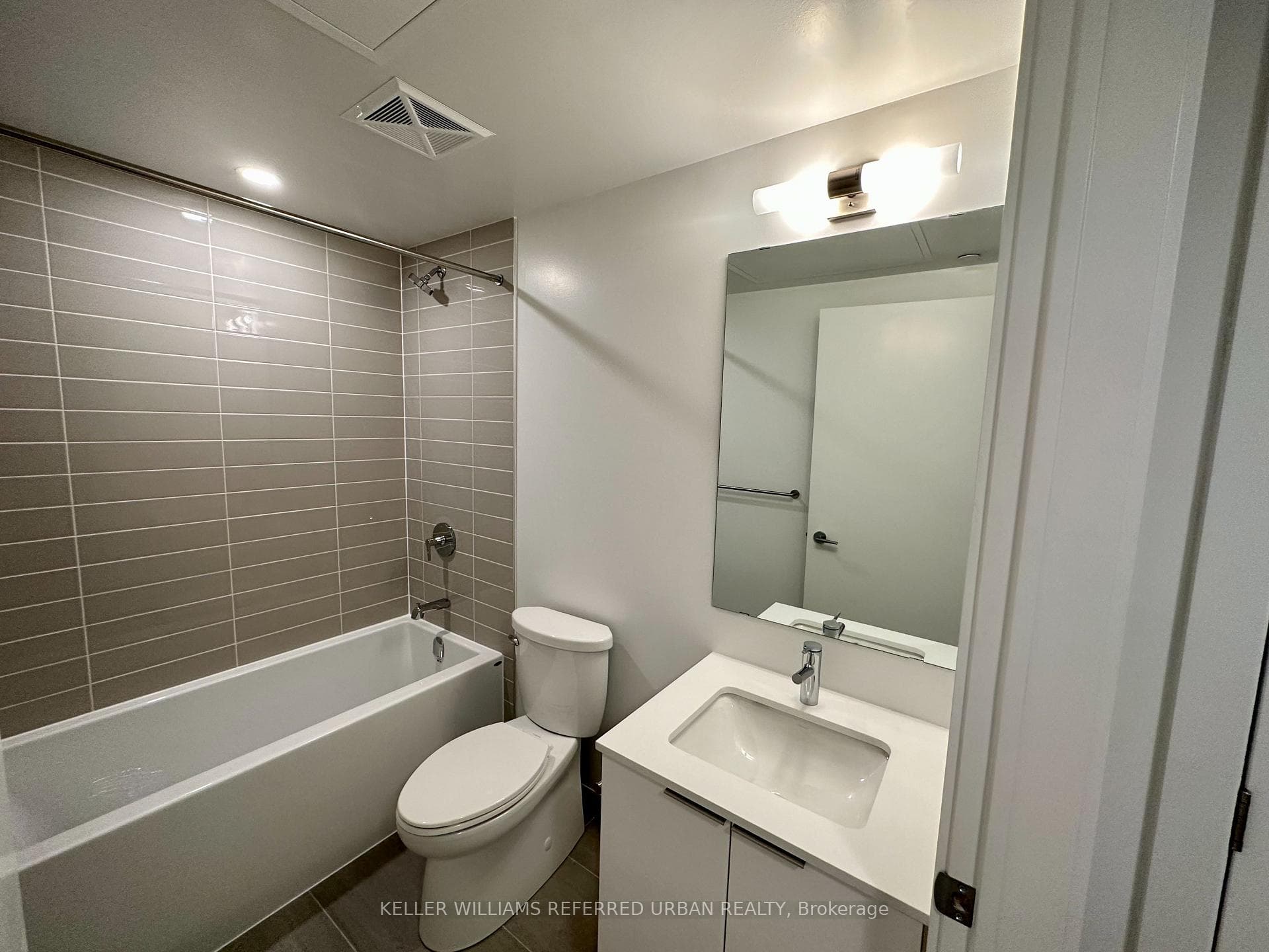 357 King Street Unit 2305 photo 15