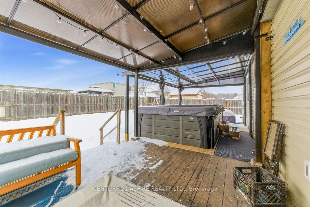 2036 Sandstone Crescent photo 5