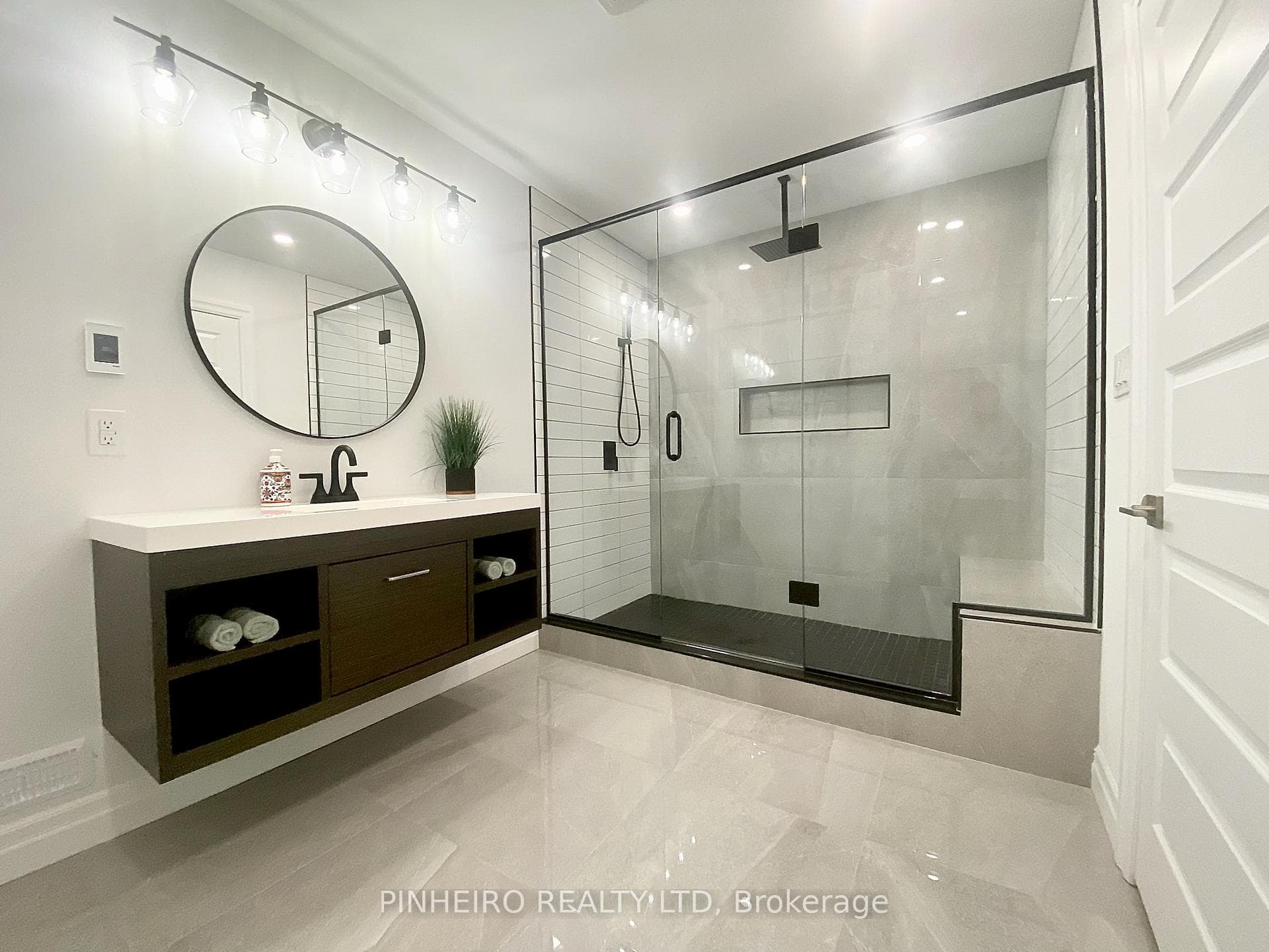 7 Riness Drive photo 24