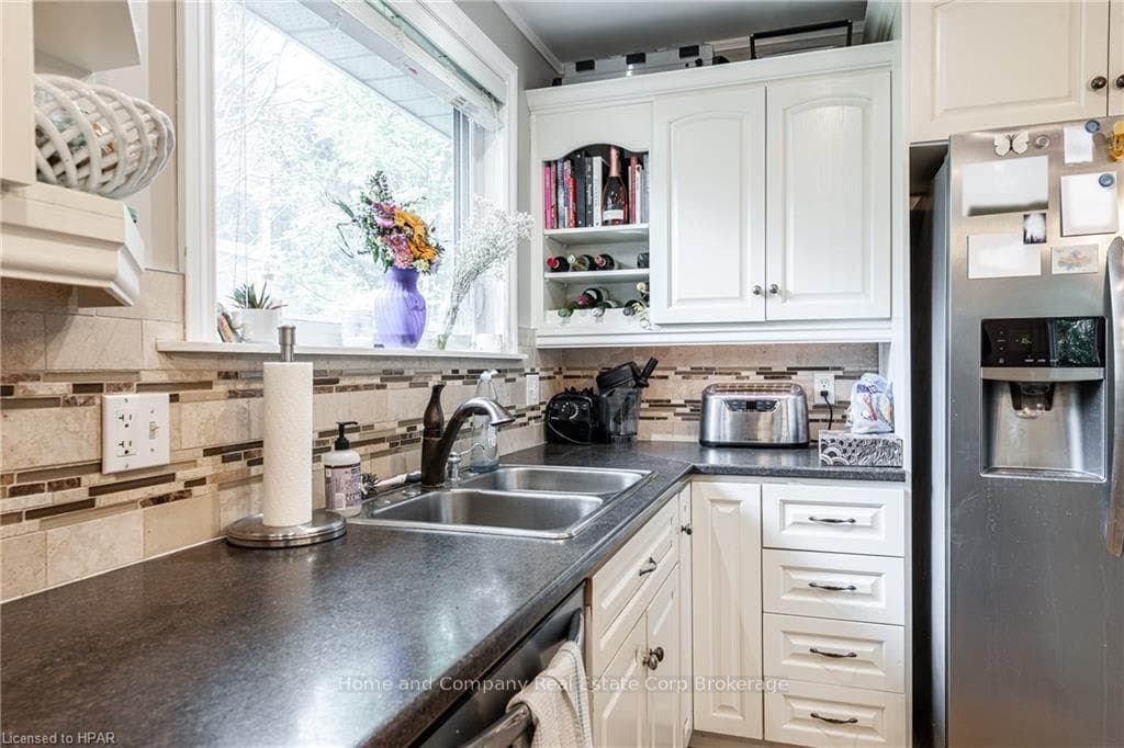 103 HIBERNIA Street photo 26