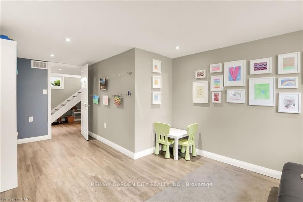12 PHILPARK Road photo 29