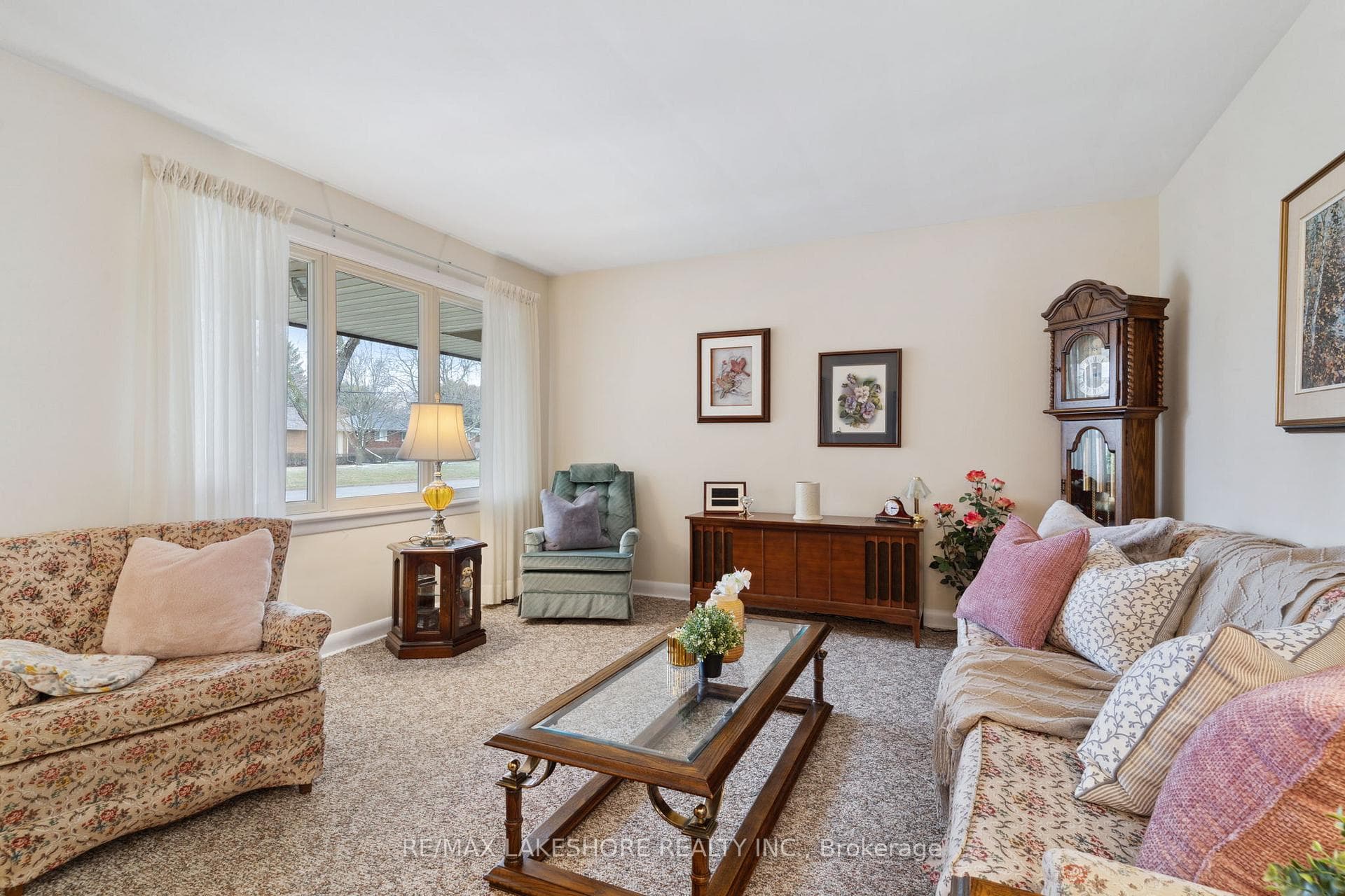 33 Freeman Drive photo 6