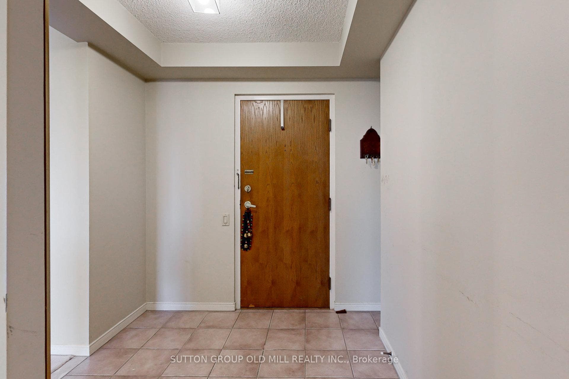 1 Concorde Place Unit 1605 photo 5