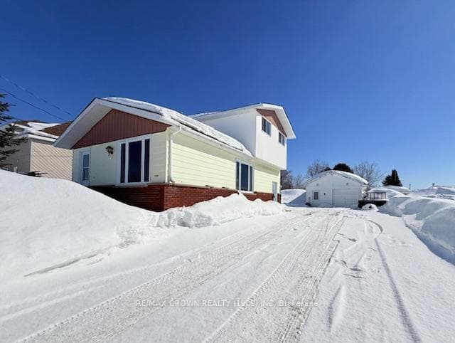 4 Brock Crescent photo 1