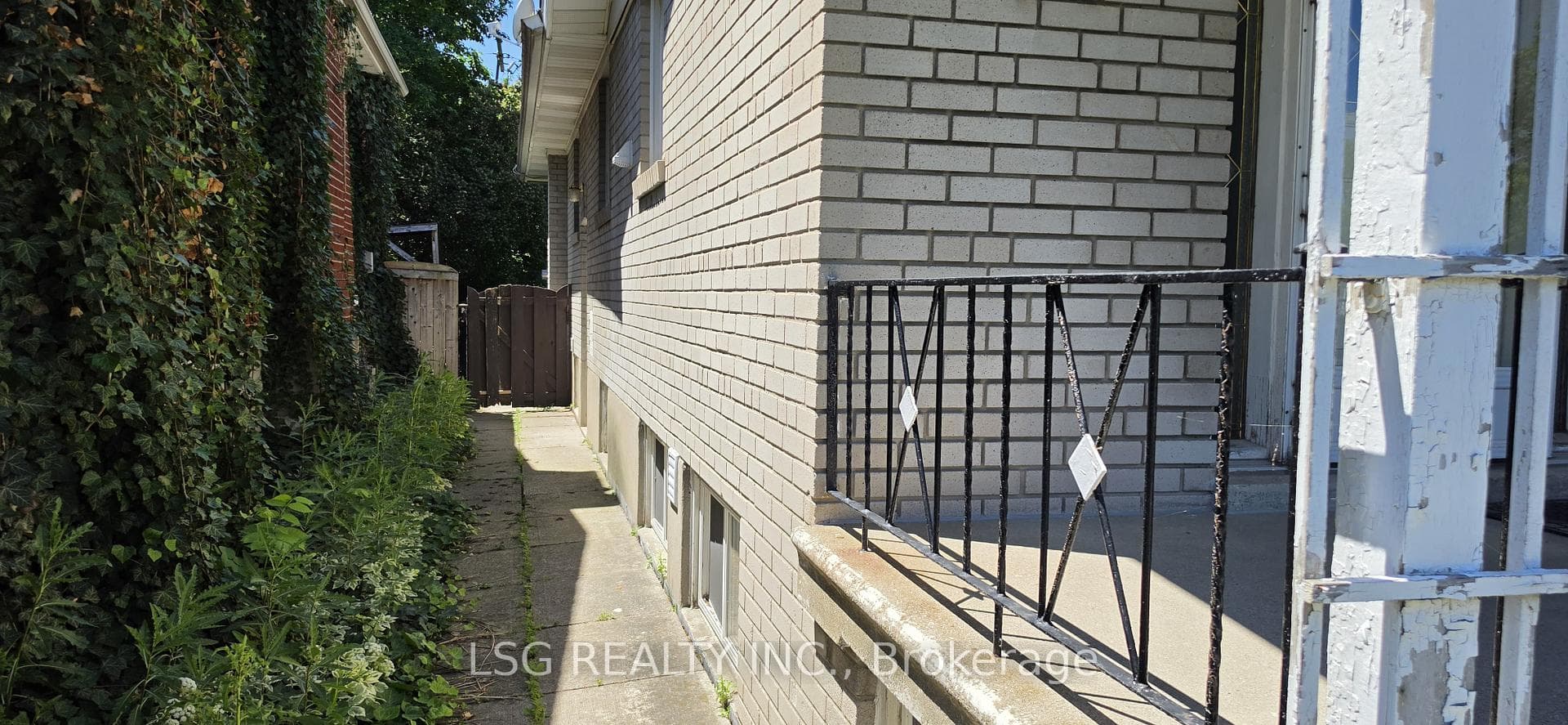 81 Norgrove Crescent photo 3