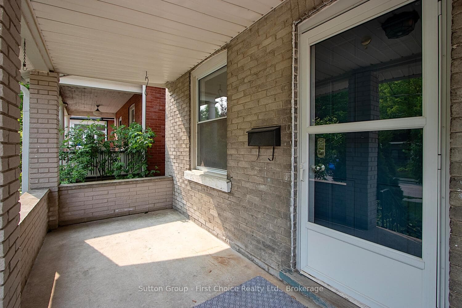 151 Caledonia Street photo 3