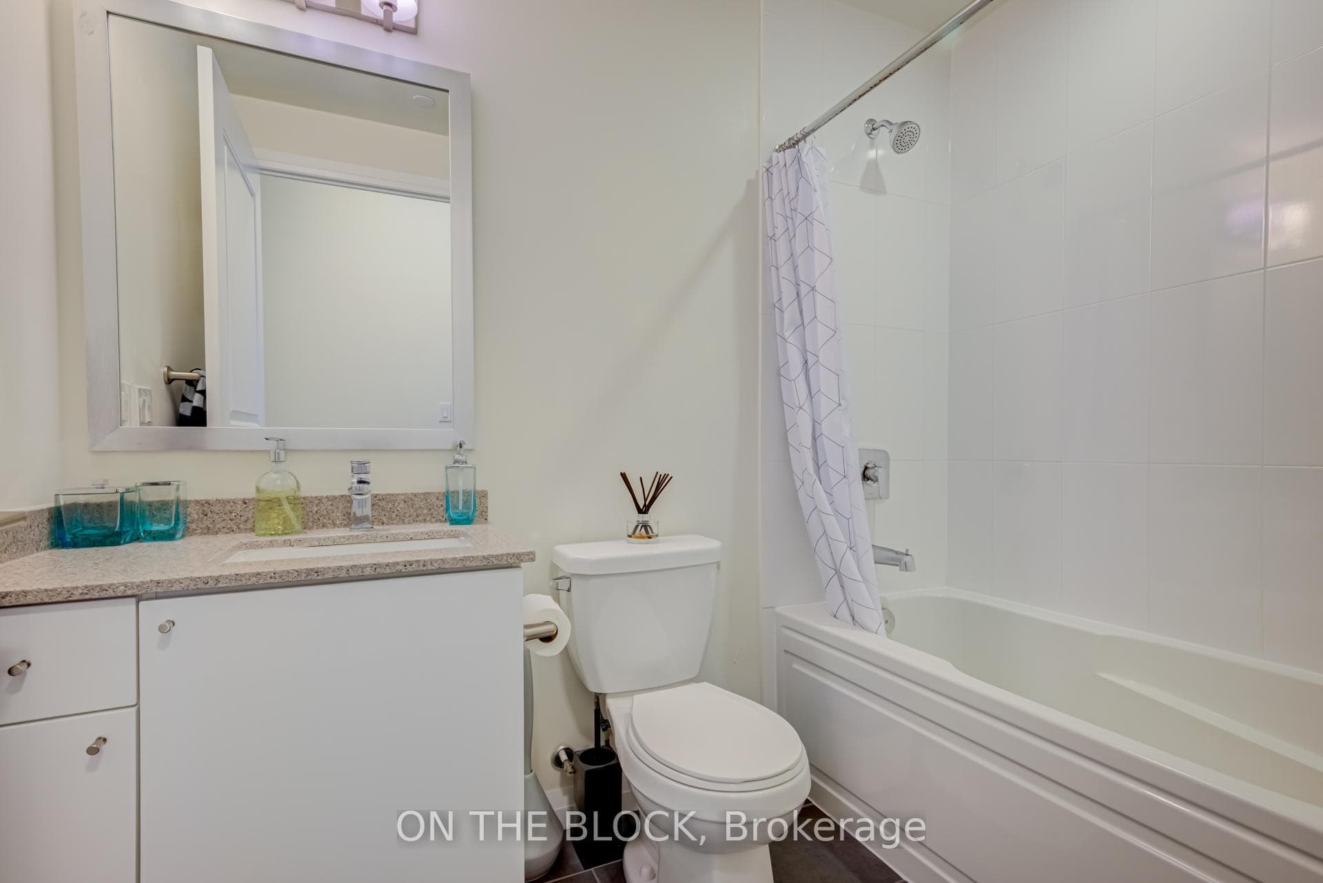 5033 Four Springs Avenue Unit 0417 photo 23