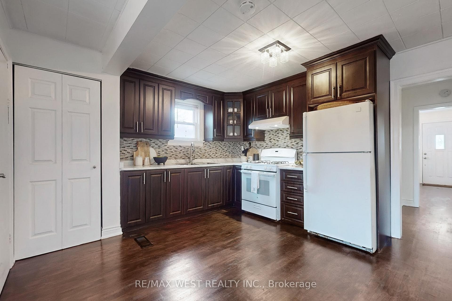 14 Byng Avenue photo 6