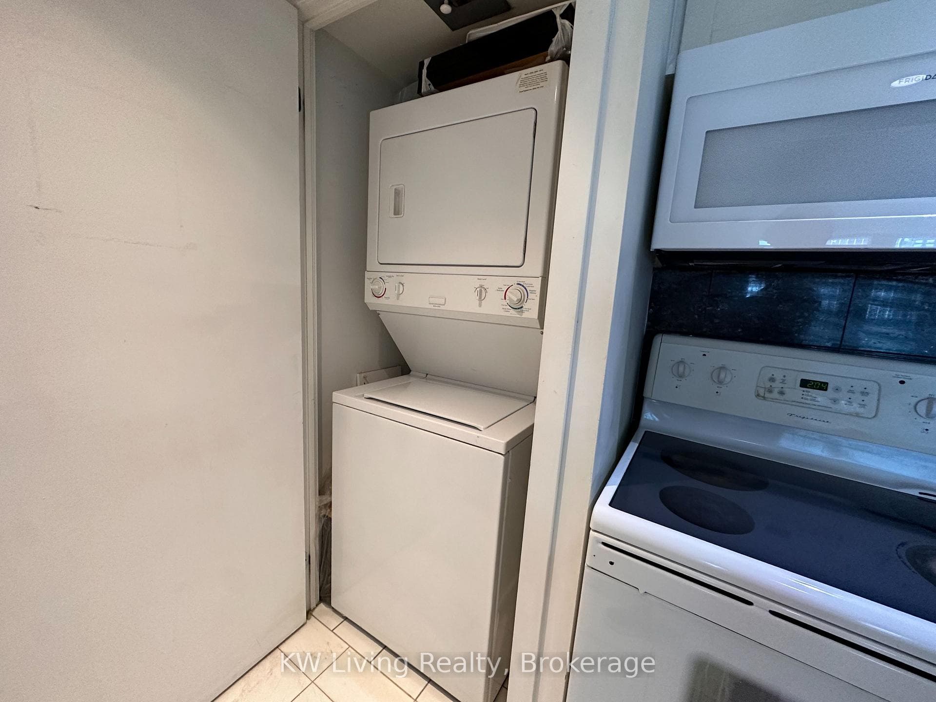 8 York Street Unit 805 photo 7