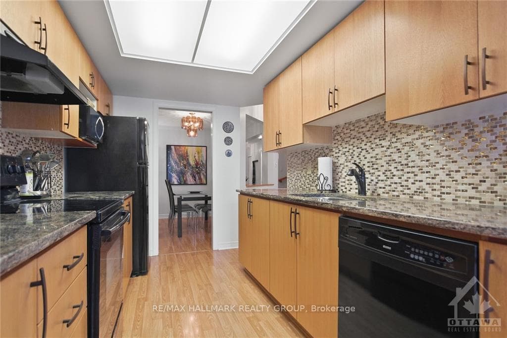 87 GRENADIER Way photo 8