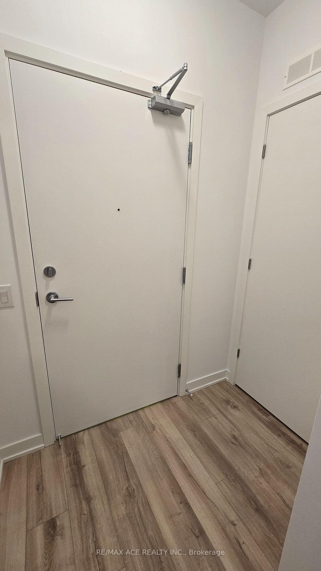7439 Kingston Road Unit 110 photo 2