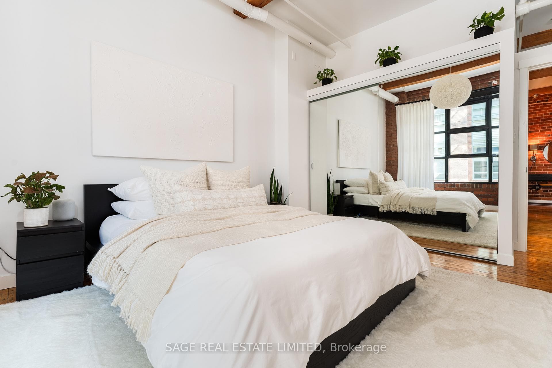90 Sherbourne Street Unit 203 photo 18