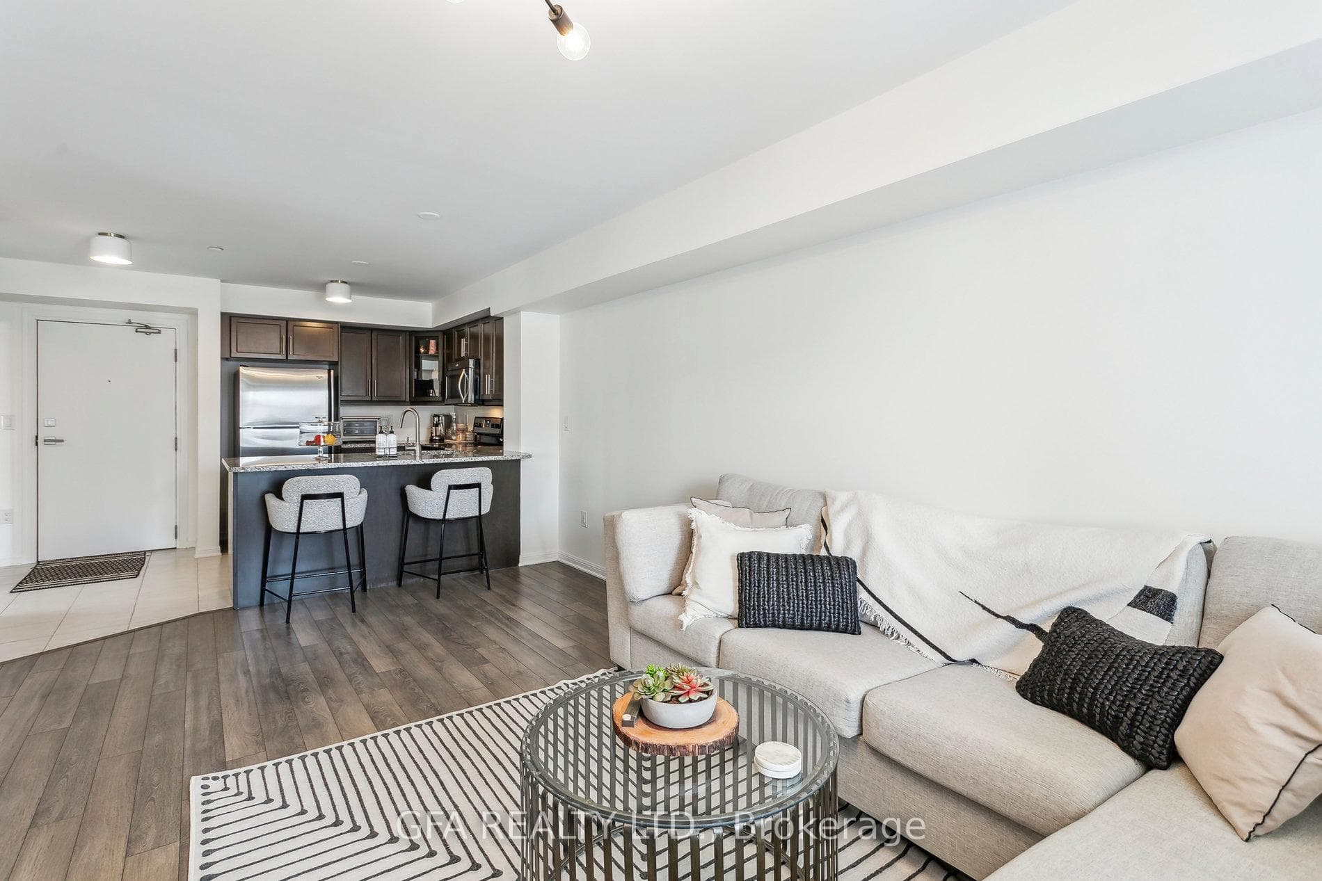 1005 Nadalin Heights Unit 312 photo 11