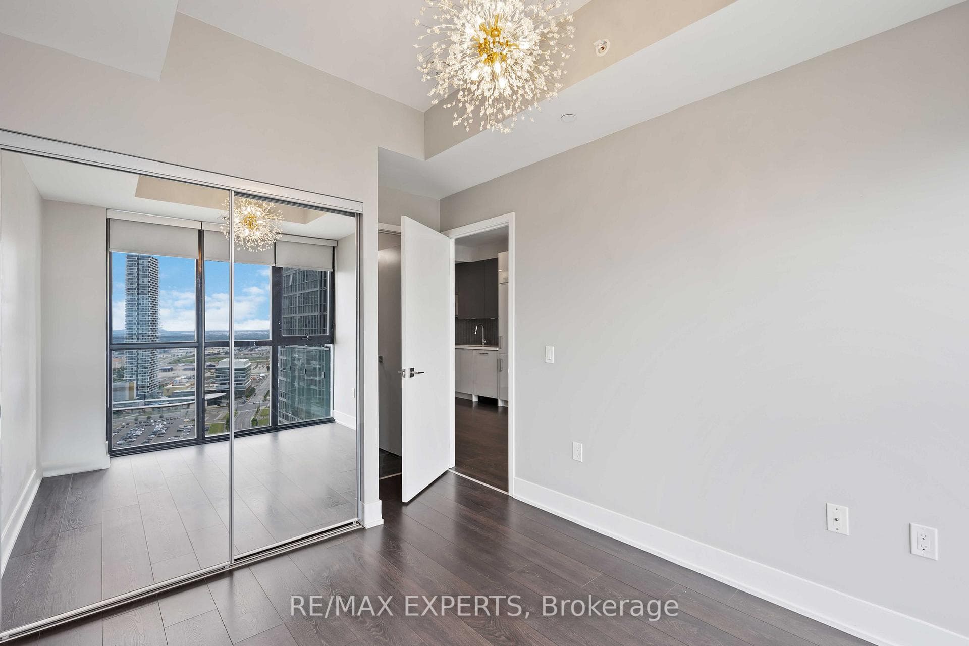 2908 Highway 7 Road Unit 2806 photo 21