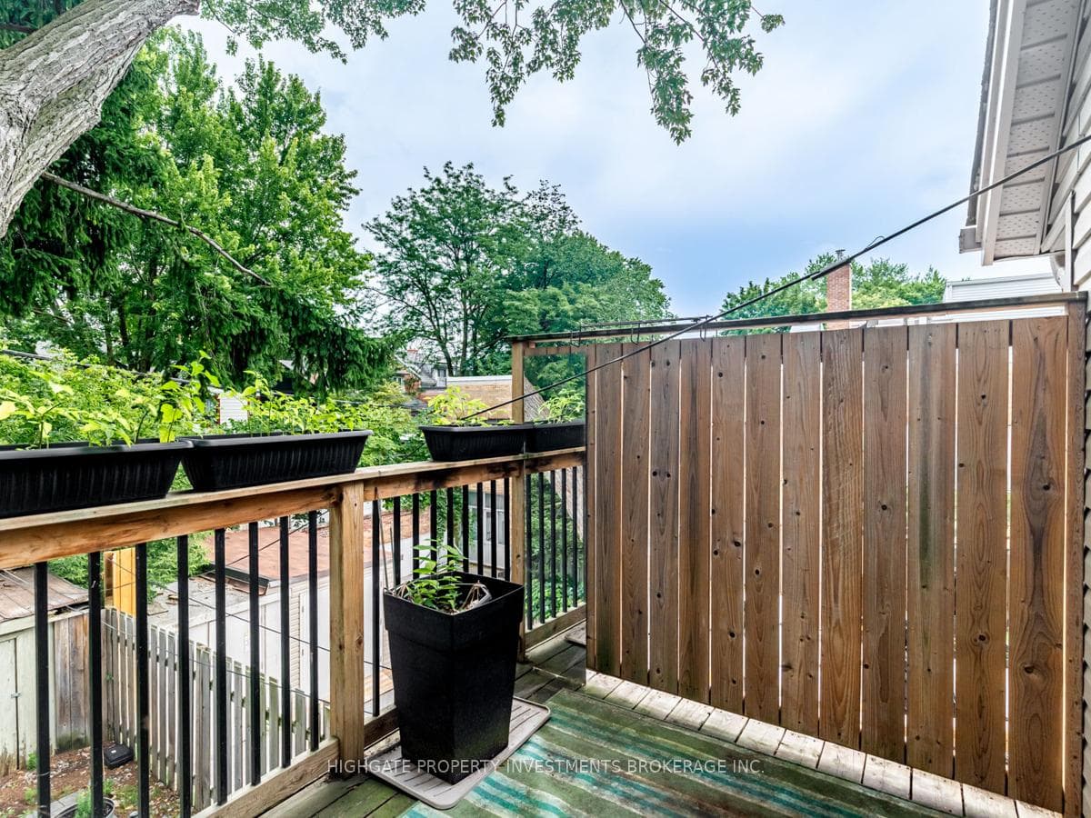 359 Ontario Street Unit Upper photo 24