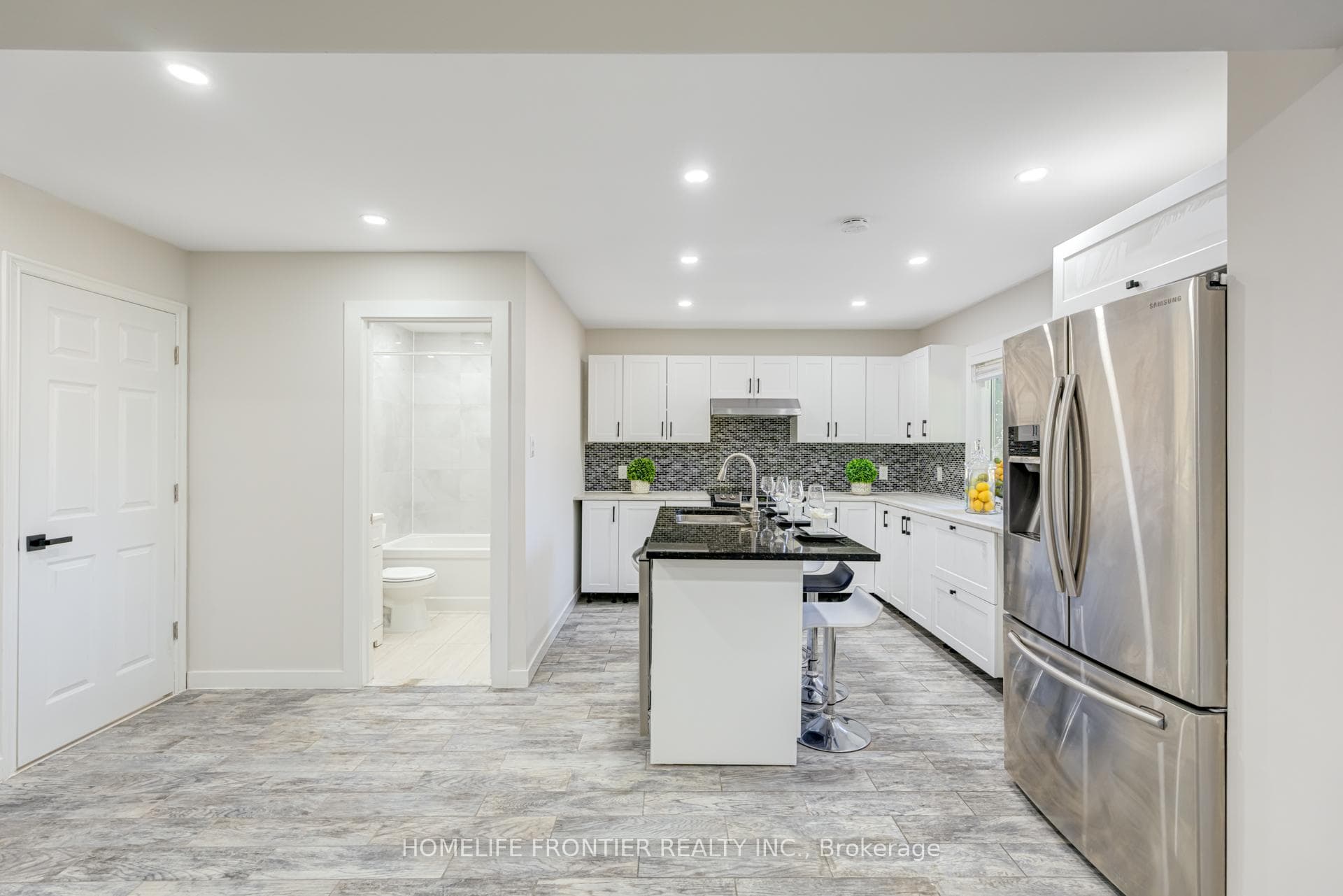 270 Yorkshire Drive photo 26